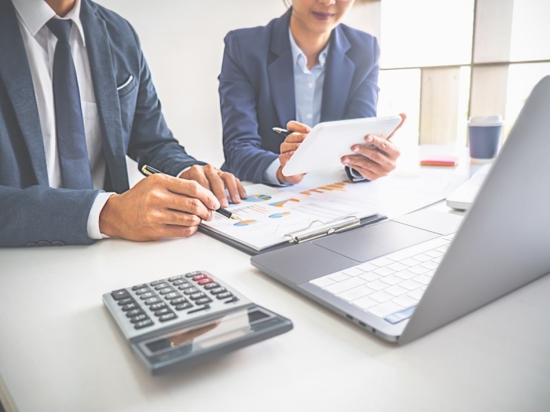 ให้คำปรึกษาทางธุรกิจ